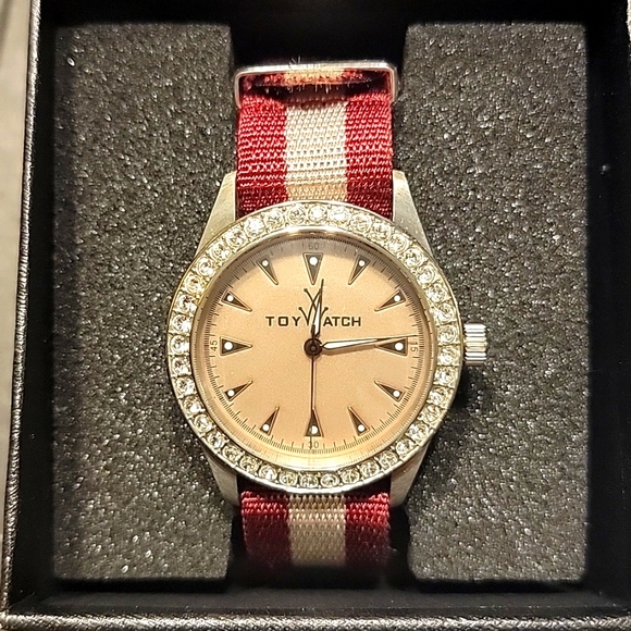 Toy Watch - Picture 2 of 3